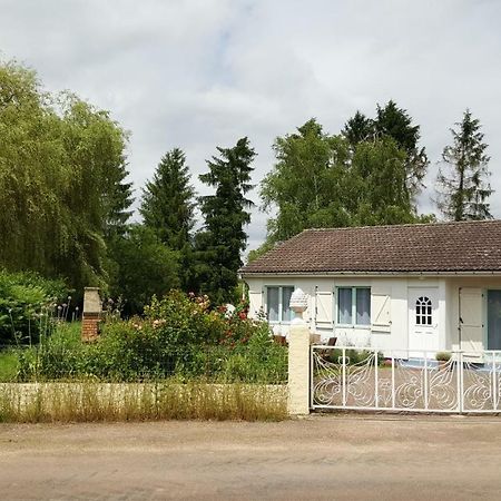 La Ferme Aux Kangourous Donzy Exterior foto